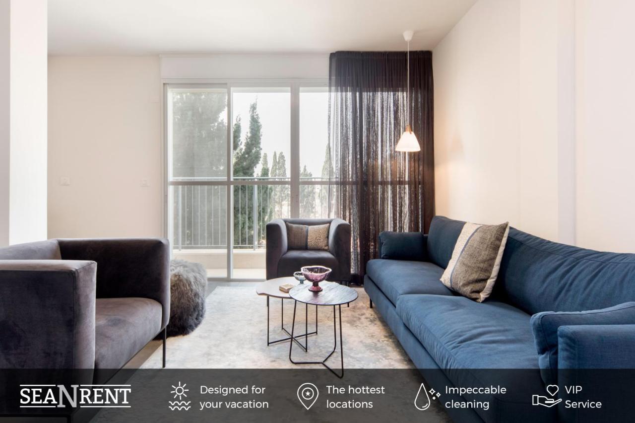 Modern 2br W Private Parking In Center By Sea N' Rent *